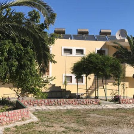 Makis Apartments Sitia  Luaran gambar