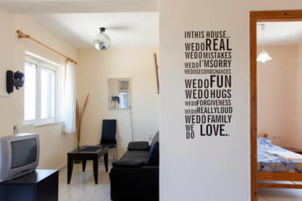 Makis Apartments Sitia  Luaran gambar